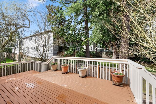 8844 SE 37th Street, Mercer Island, WA 98040