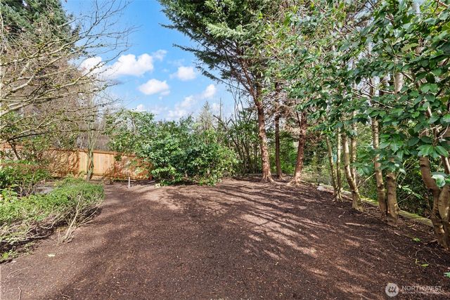 8844 SE 37th Street, Mercer Island, WA 98040