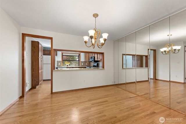 8844 SE 37th Street, Mercer Island, WA 98040