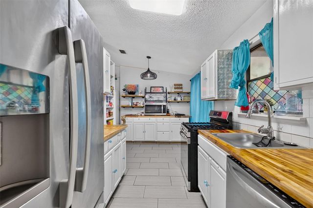 11305 SE 76TH AVENUE, Belleview, FL 34420