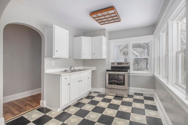 1424 Portage Street, Kalamazoo City, MI 49001