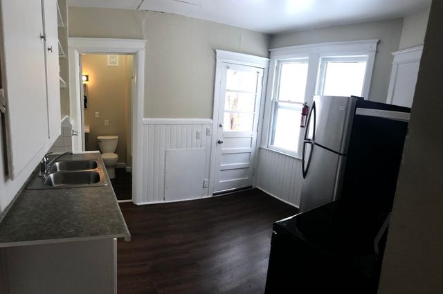 1424 Portage Street, Kalamazoo City, MI 49001