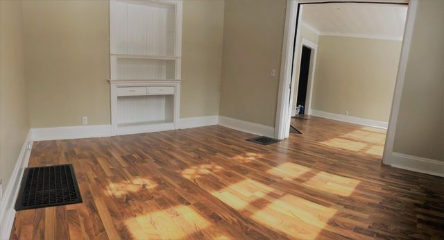 1424 Portage Street, Kalamazoo City, MI 49001