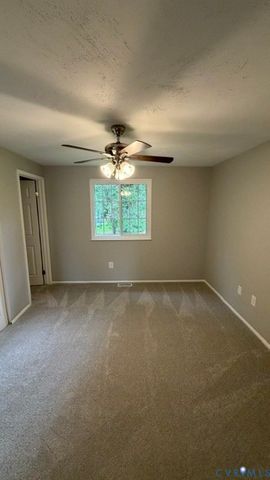 15708 Timberline Dr, Chesterfield, VA 23834