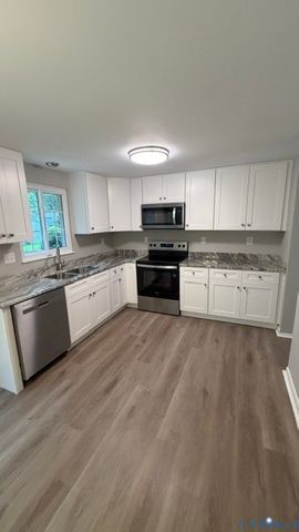 15708 Timberline Dr, Chesterfield, VA 23834