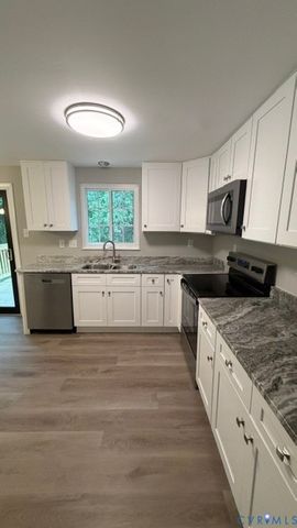 15708 Timberline Dr, Chesterfield, VA 23834