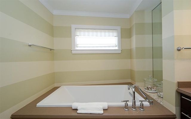 915 SEASIDE DRIVE 613, Weeks 32-33, Sarasota, FL 34242