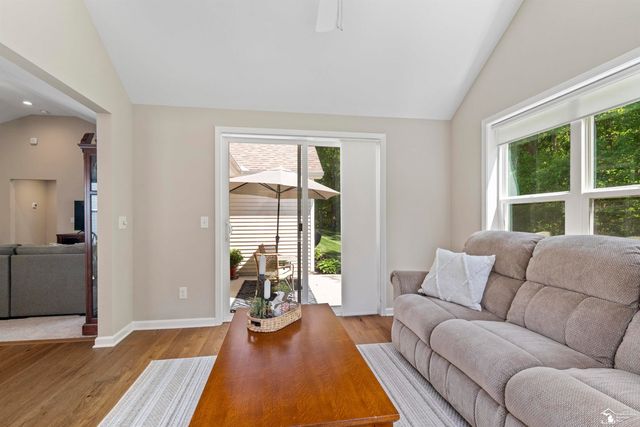 8046 Timber Wood Lane, Temperance, MI 48182