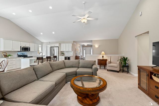 8046 Timber Wood Lane, Temperance, MI 48182