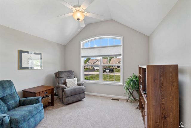 8046 Timber Wood Lane, Temperance, MI 48182