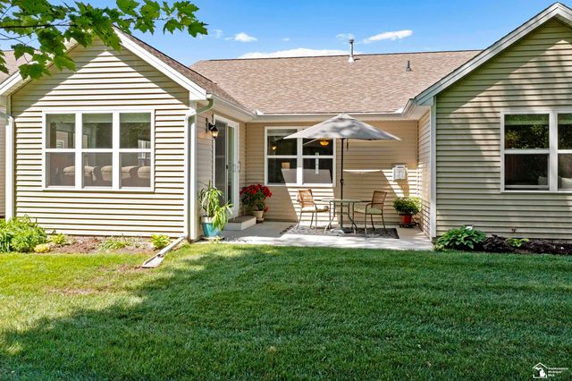 8046 Timber Wood Lane, Temperance, MI 48182