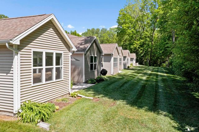 8046 Timber Wood Lane, Temperance, MI 48182