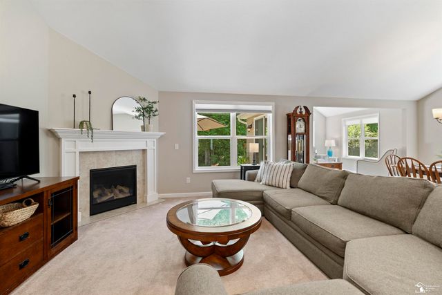 8046 Timber Wood Lane, Temperance, MI 48182