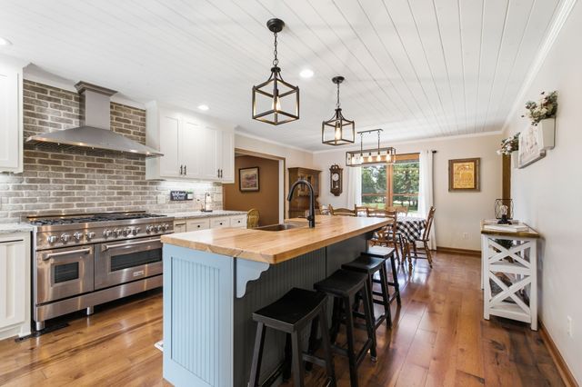 188 Red Oak Dr, Manchester, TN 37355