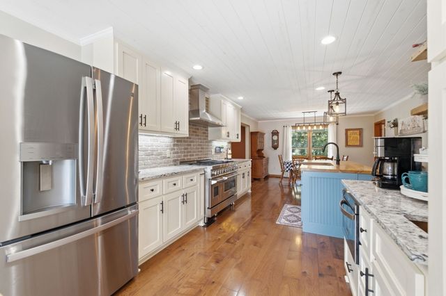 188 Red Oak Dr, Manchester, TN 37355