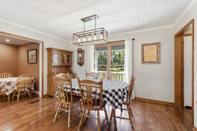 188 Red Oak Dr, Manchester, TN 37355