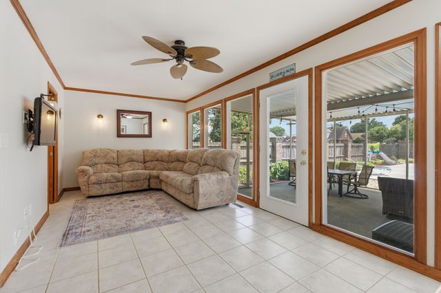 188 Red Oak Dr, Manchester, TN 37355