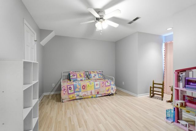 188 Red Oak Dr, Manchester, TN 37355