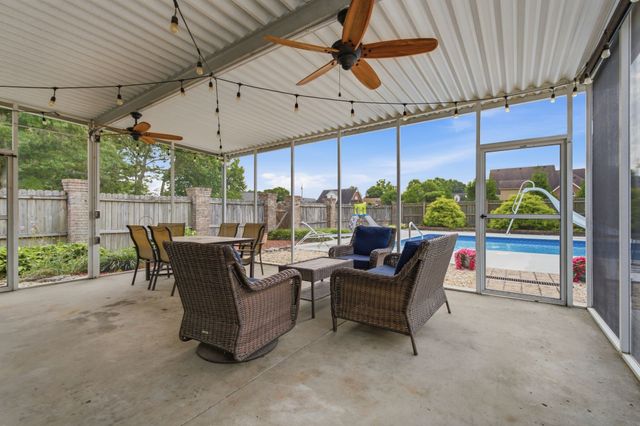 188 Red Oak Dr, Manchester, TN 37355