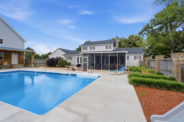 188 Red Oak Dr, Manchester, TN 37355
