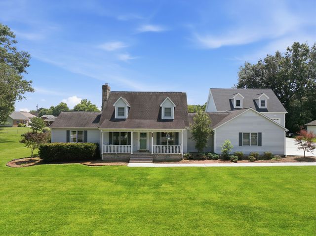 188 Red Oak Dr, Manchester, TN 37355