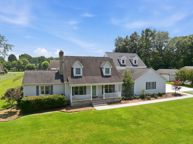 188 Red Oak Dr, Manchester, TN 37355