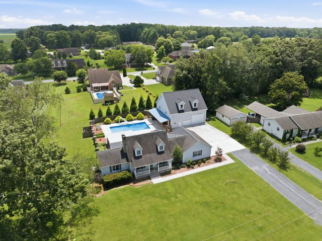 188 Red Oak Dr, Manchester, TN 37355