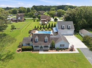 188 Red Oak Dr, Manchester, TN 37355