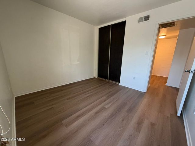 5910 W GOLDEN Lane, Glendale, AZ 85302