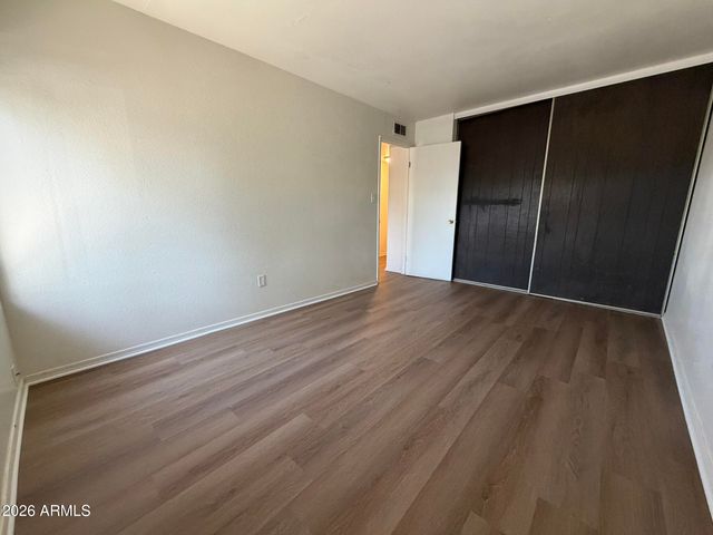 5910 W GOLDEN Lane, Glendale, AZ 85302