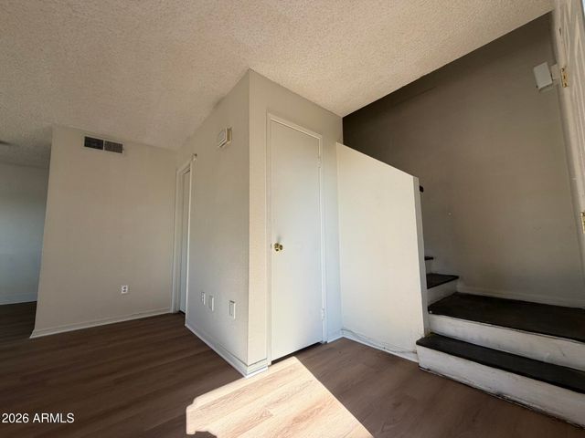 5910 W GOLDEN Lane, Glendale, AZ 85302