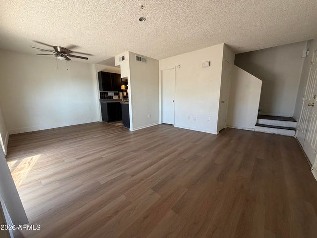 5910 W GOLDEN Lane, Glendale, AZ 85302