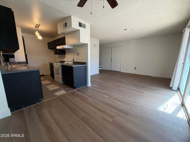 5910 W GOLDEN Lane, Glendale, AZ 85302