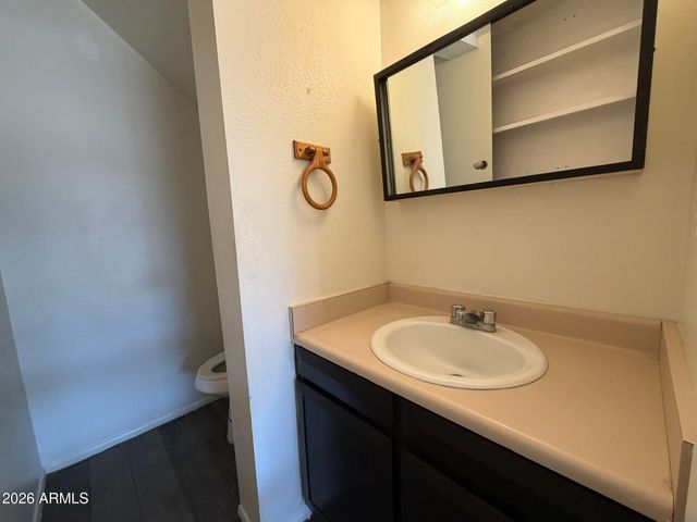 5910 W GOLDEN Lane, Glendale, AZ 85302