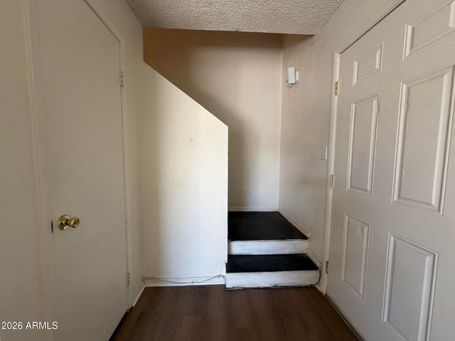 5910 W GOLDEN Lane, Glendale, AZ 85302