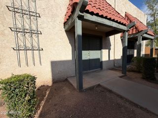 5910 W GOLDEN Lane, Glendale, AZ 85302