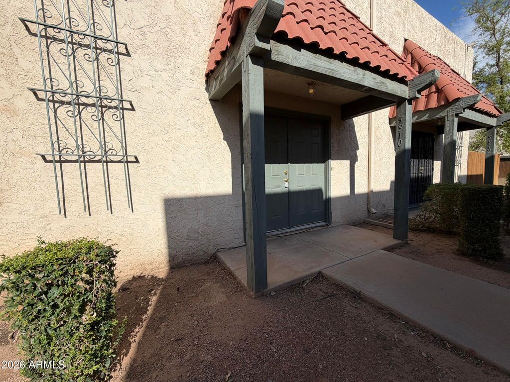 5910 W GOLDEN Lane, Glendale, AZ 85302