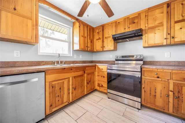 16602 NE 124TH AVENUE, Waldo, FL 32694