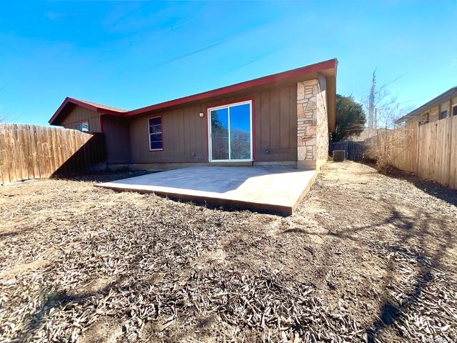 6905 Forest Meadow Street, San Antonio, TX 78240