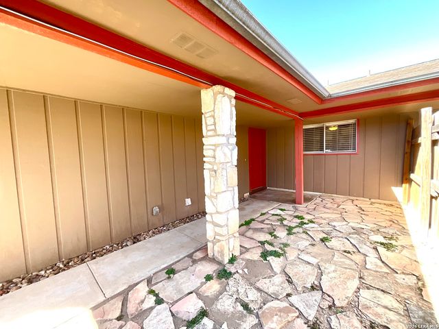 6905 Forest Meadow Street, San Antonio, TX 78240