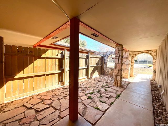 6905 Forest Meadow Street, San Antonio, TX 78240