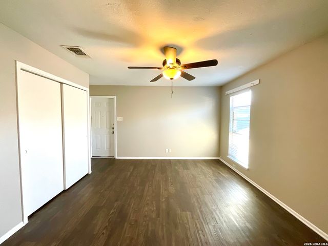 6905 Forest Meadow Street, San Antonio, TX 78240