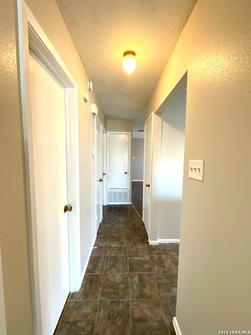 6905 Forest Meadow Street, San Antonio, TX 78240