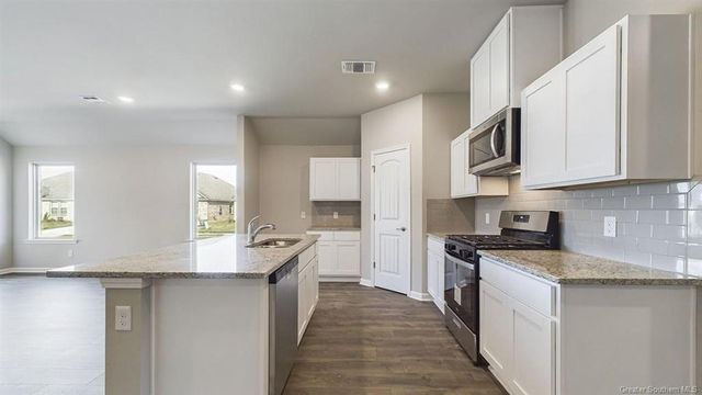 3137 Sapphire Drive, Lake Charles, LA 70607