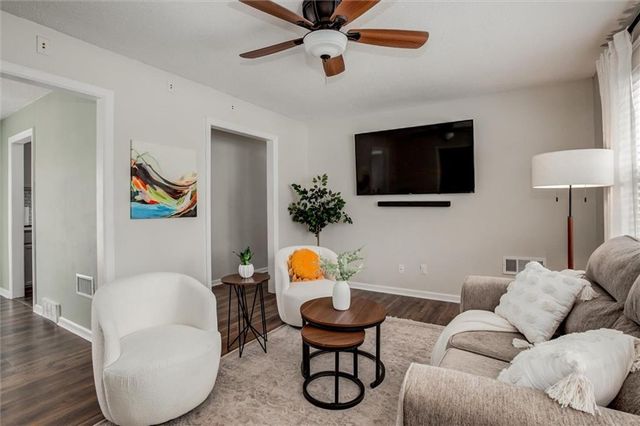 8119 Antioch Road, Overland Park, KS 66204