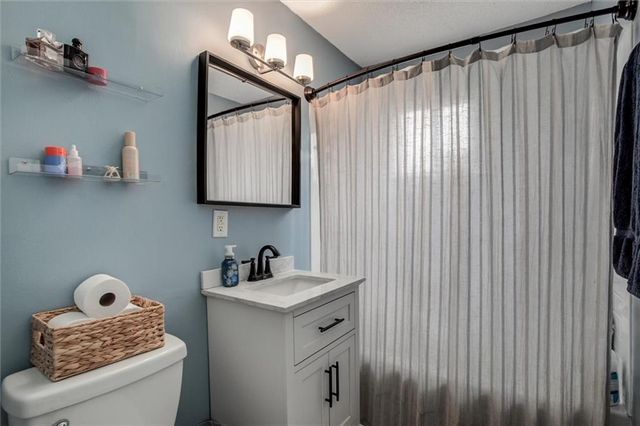 8119 Antioch Road, Overland Park, KS 66204