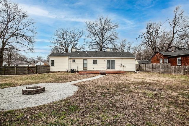 8119 Antioch Road, Overland Park, KS 66204