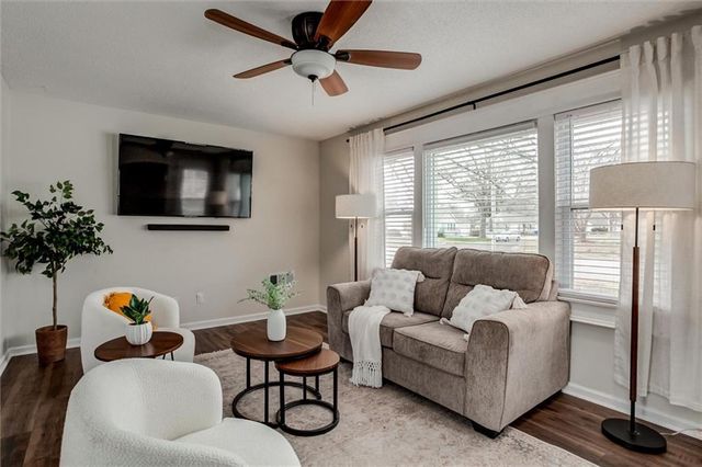 8119 Antioch Road, Overland Park, KS 66204