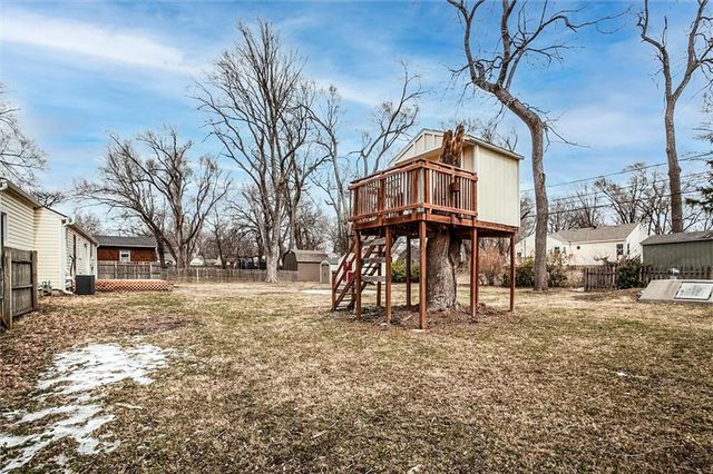 8119 Antioch Road, Overland Park, KS 66204