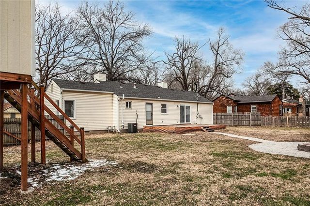 8119 Antioch Road, Overland Park, KS 66204